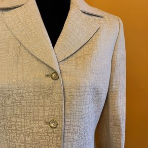 LE  Suit two piece outfit